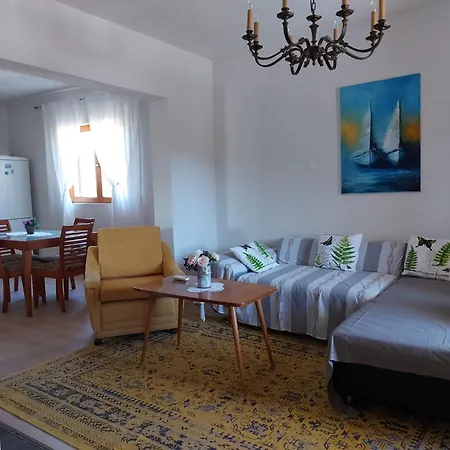 Holiday Home Charmy Luna Mit Pool By Interhome * Lozovac