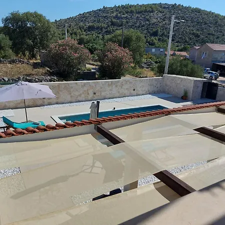 Holiday Home Charmy Luna Mit Pool By Interhome *