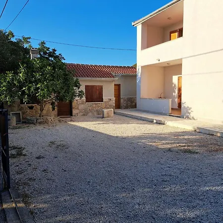 Holiday Home Charmy Luna Mit Pool By Interhome
