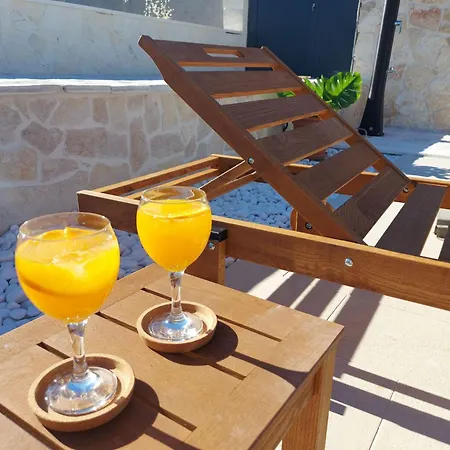 Сasa de vacaciones Holiday Home Charmy Luna Mit Pool By Interhome Lozovac
